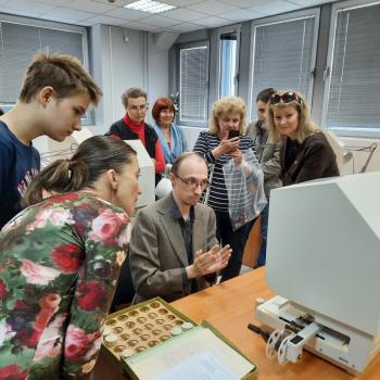 О фонде пользования и старинных документах рассказывает ведущий специалист отдела НСА Л.А. Ершов-Заленский