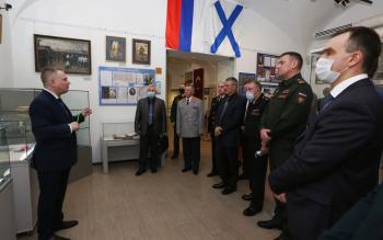 В.Г. Смирнов на открытии выставки в Центральном военно-морском музее