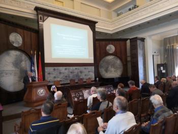 Участники совместного заседания в РГО слушают доклад В.Г. Смирнова о Ф.А. Матисене