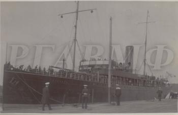 Штабной корабль Балтийского флота посыльное судно «Кречет» швартуется у пристани в г. Або. 21 мая 1916 г.   РГАВМФ. Ф. Р-2239. Оп. 1. Д. 6257.